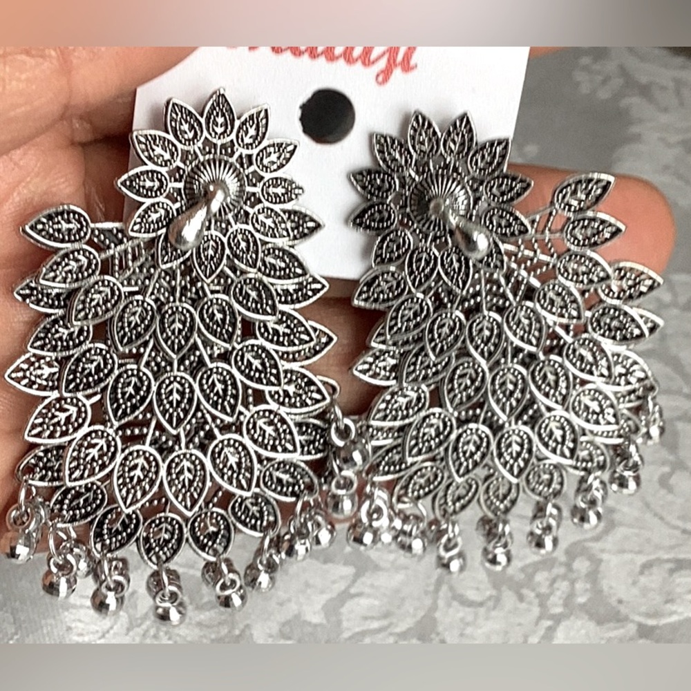 Fashion earnings new